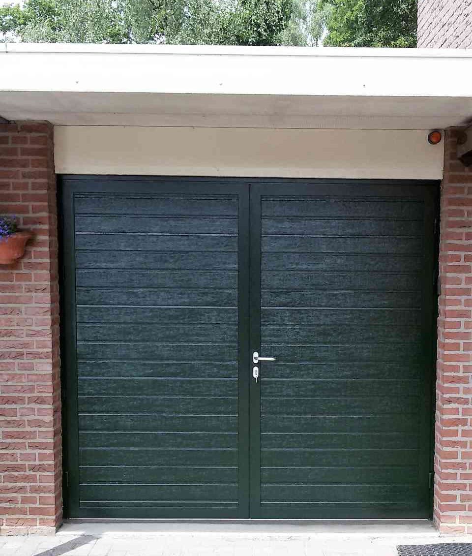 Groene garagedeur