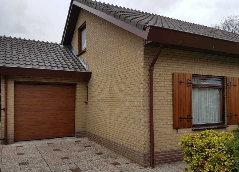 Garagedeur rood